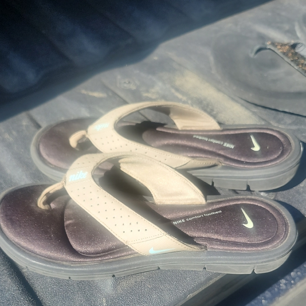 Nike Women's Sandals - Black and Cream
